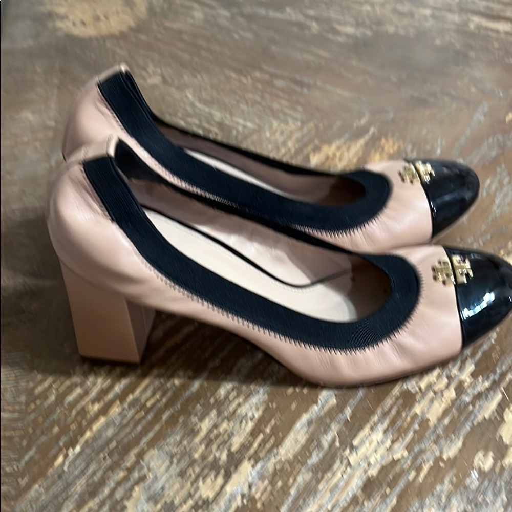 Tory Burch Women's Black and Tan Ballet Flats - Picture 4 of 4